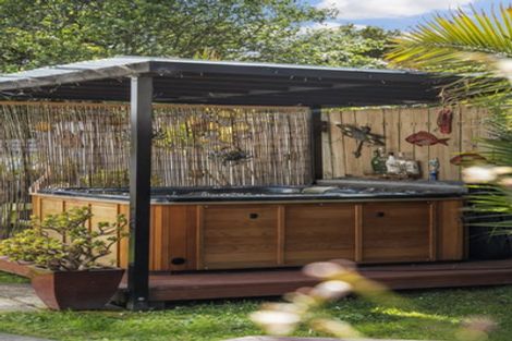 Photo of property in 2/38 Blacklock Avenue, Henderson, Auckland, 0612