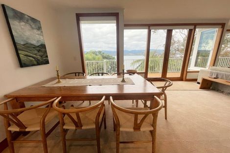 Photo of property in 18 Fortification Road, Karaka Bays, Wellington, 6022