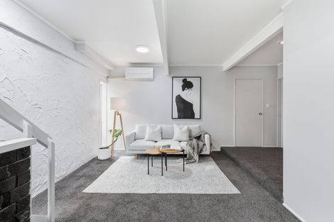 Photo of property in 2/12 Mahuta Grove, Northcote, Auckland, 0627