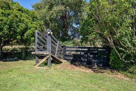 Photo of property in 98 Rahui Road, Otaki, 5512
