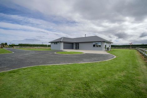 Photo of property in 15 Wilcox Road, Seaward Bush, Invercargill, 9871