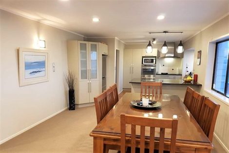 Photo of property in 37 St Annes Crescent, Wattle Downs, Auckland, 2103