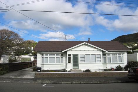 Photo of property in 19 Scapa Terrace, Karori, Wellington, 6012