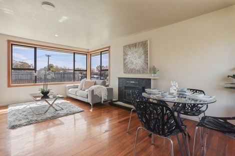 Photo of property in 67 Englefield Road, Northwood, Christchurch, 8051