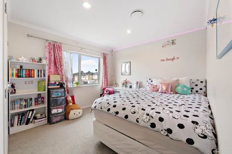 Photo of property in 1 Sunshine Lane, Flat Bush, Auckland, 2019