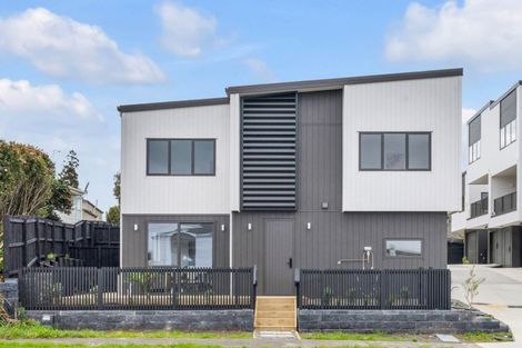 Photo of property in 2/24 Great South Road, Manurewa, Auckland, 2102