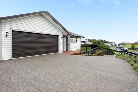 Photo of property in 2 Greystone Place, Omokoroa, 3114