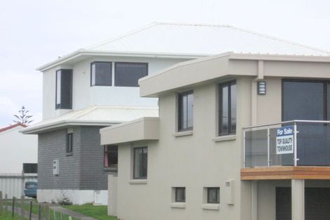 Photo of property in 1/164 Marine Parade, Mount Maunganui, 3116