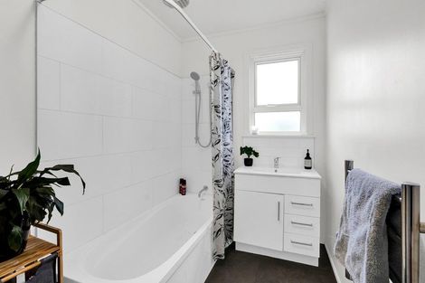 Photo of property in 15 Campbell Street, Hawera, 4610