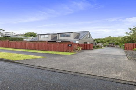 Photo of property in 92 Heta Road, Highlands Park, New Plymouth, 4312