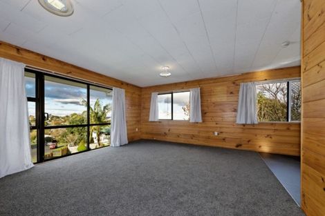 Photo of property in 2/22 Elizabeth Drive, West Harbour, Auckland, 0618