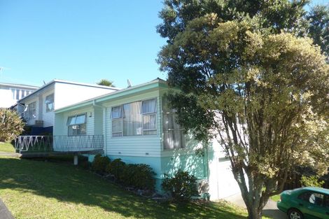 Photo of property in 2/39 Kaipatiki Road, Glenfield, Auckland, 0629