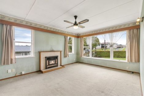 Photo of property in 14 Fairclough Road, Beach Haven, Auckland, 0626