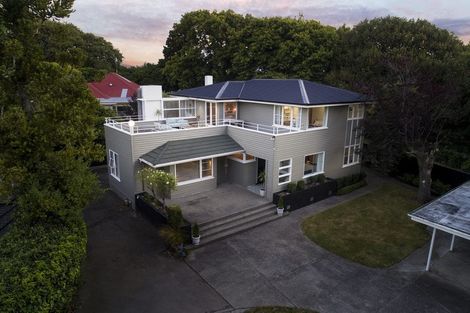 Photo of property in 546 Featherston Street, Roslyn, Palmerston North, 4414