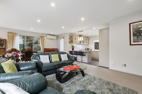 Photo of property in 5 Northbrook Close, Greenhithe, Auckland, 0632