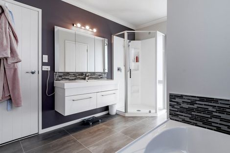 Photo of property in 2 Gane Place, Omokoroa, 3114