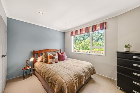 Photo of property in 13 Marua Palm Grove, Timberlea, Upper Hutt, 5018