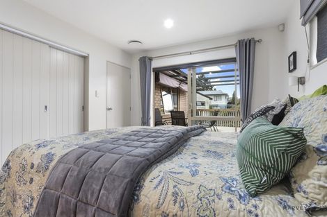 Photo of property in 48 Godley Road, Green Bay, Auckland, 0604