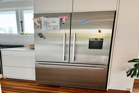 Photo of property in 35 Sullivan Avenue, Mangere Bridge, Auckland, 2022