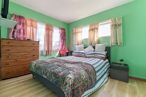 Photo of property in 31 Barneys Farm Road, Clendon Park, Auckland, 2103