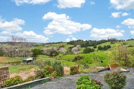 Photo of property in 63 Porter Road, Paparoa, 0571