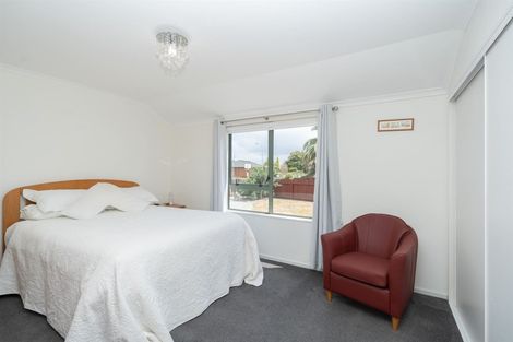 Photo of property in 15 Shannon Place, Nawton, Hamilton, 3200