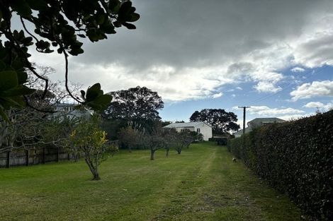 Photo of property in 65 Howard Road, Orere Point, Papakura, 2585