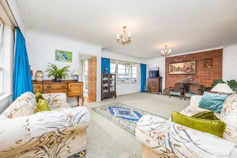 Photo of property in 54 Raleigh Road, Northcote, Auckland, 0627