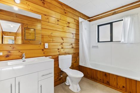 Photo of property in 10 Eastern Beach Road, Eastern Beach, Auckland, 2012