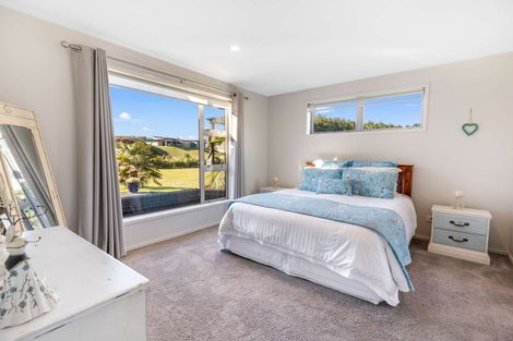 Photo of property in 76 Waitarere Rise Avenue, Waitarere, Levin, 5510