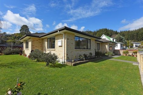 Photo of property in 1a Garth Lane, Maoribank, Upper Hutt, 5018