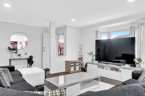 Photo of property in 30 Sheriff Place, Randwick Park, Auckland, 2105