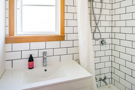 Photo of property in 7 Victory Avenue, Karori, Wellington, 6012