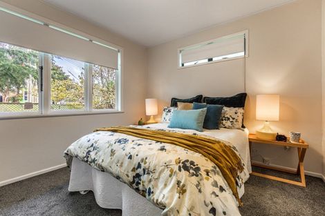 Photo of property in 2 Beazley Place, Glendene, Auckland, 0602