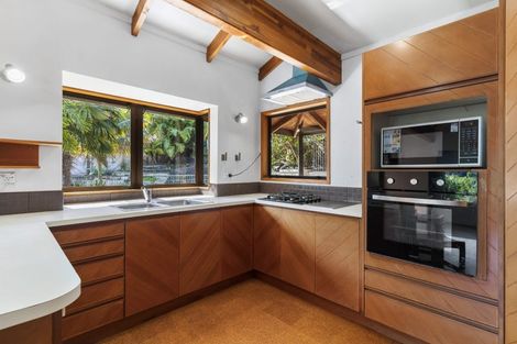 Photo of property in 5 Telephone Road, Birkenhead, Auckland, 0626