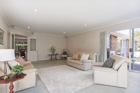 Photo of property in 4 Wardour Mews, Avonhead, Christchurch, 8042