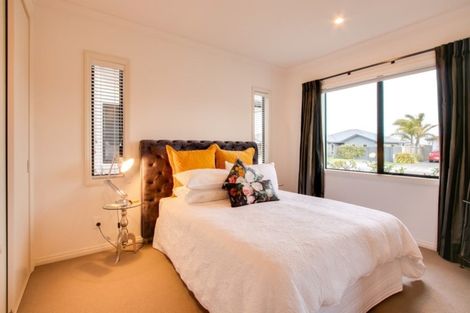 Photo of property in 74 Merlot Drive, Greenmeadows, Napier, 4112