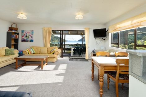 Photo of property in 12 Field Terrace, Okiwi Bay, French Pass, 7193