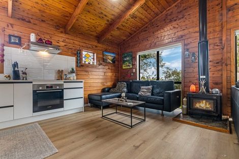 Photo of property in 60 Hamilton Drive, Waiuku, 2123