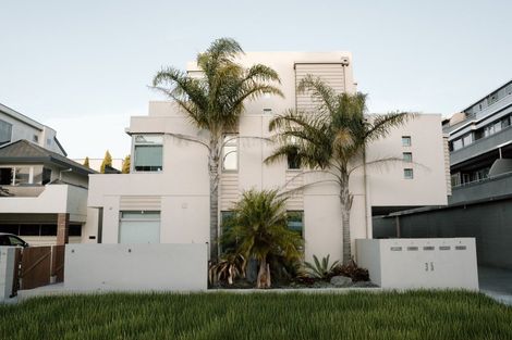 Photo of property in 2/35 Victoria Road, Mount Maunganui, 3116