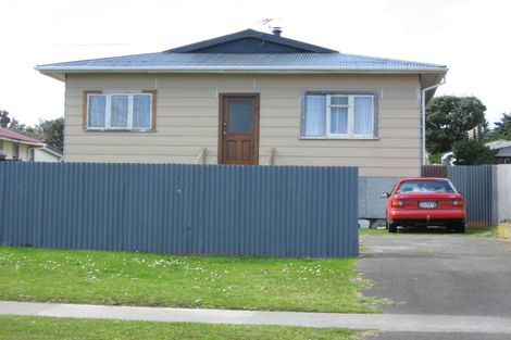 Photo of property in 16 Aotea Street, Castlecliff, Whanganui, 4501