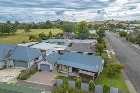 Photo of property in 13 Francis Drake Street, Waipukurau, 4200