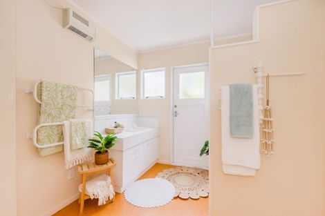 Photo of property in 18 Kohutuhutu Road, Raumati Beach, Paraparaumu, 5032