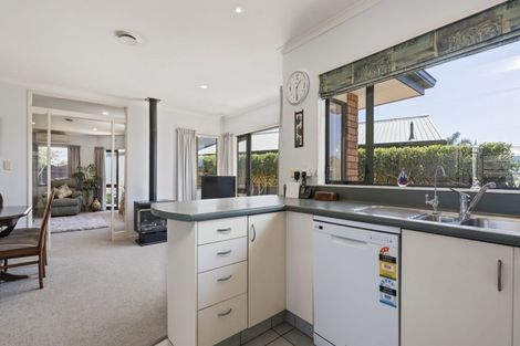 Photo of property in 6 Whalers Rise, Whalers Gate, New Plymouth, 4310