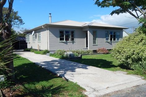 Photo of property in 21 Russell Street, Westport, 7825