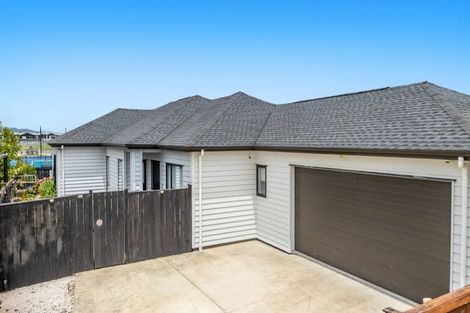 Photo of property in 6 Kakabeak Way, Takanini, 2110