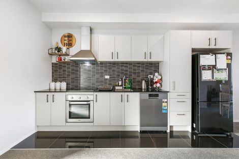 Photo of property in 39/11 Ray Small Drive, Papakura, 2110