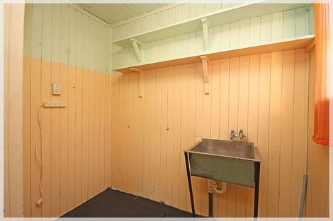 Photo of property in 17 Avenue Road, Foxton, 4814