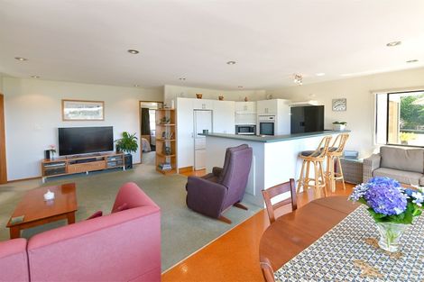 Photo of property in 6 Crown Road, Tindalls Beach, Whangaparaoa, 0930