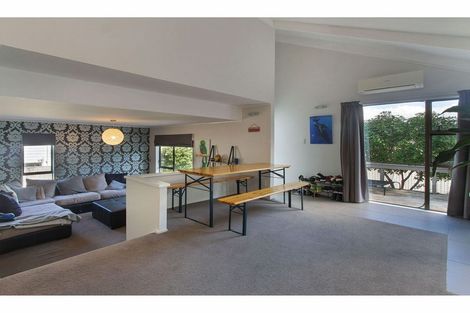 Photo of property in 2/2 Ceramco Place, Torbay, Auckland, 0630